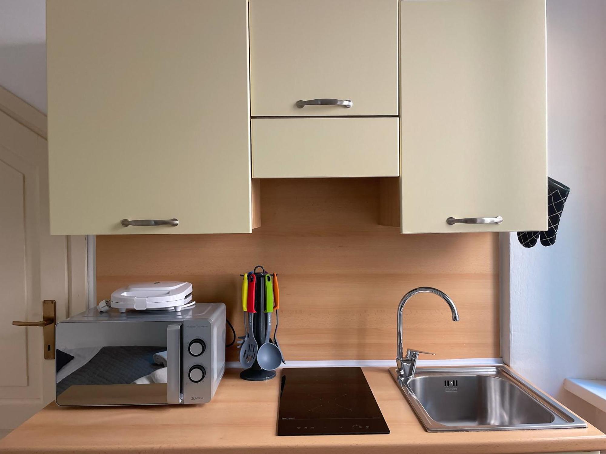 Roncati 7 Center Town Studio Apartments Беладжо Екстериор снимка